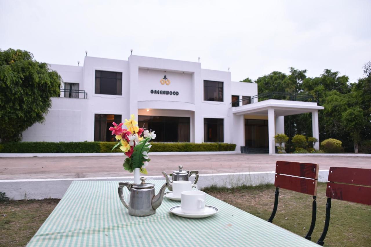 Greenwood Hotel Khajuraho Exterior photo