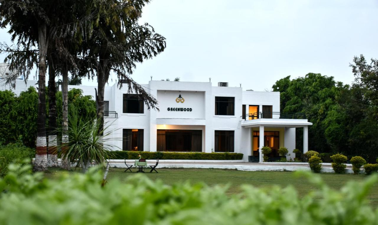 Greenwood Hotel Khajuraho Exterior photo