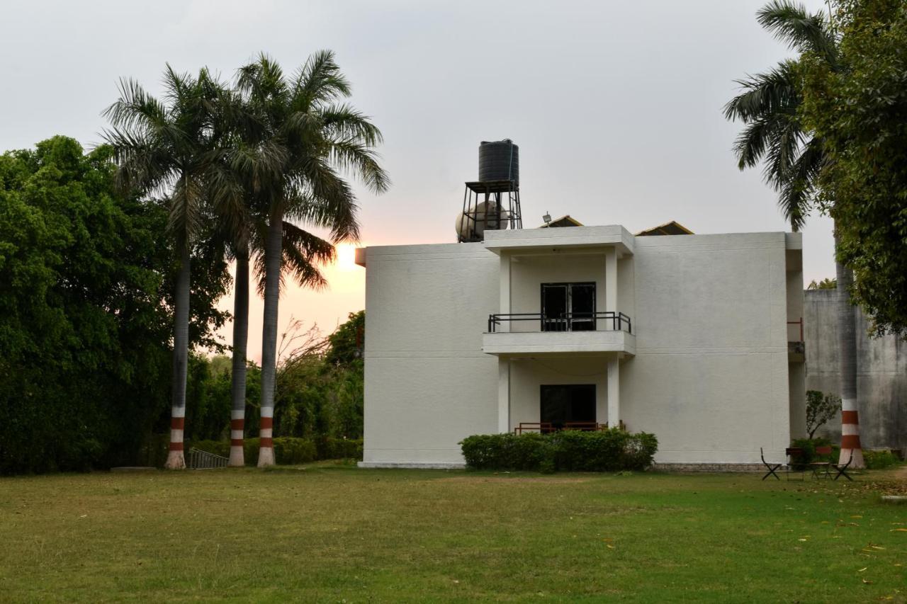 Greenwood Hotel Khajuraho Exterior photo