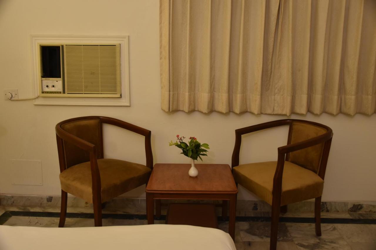 Greenwood Hotel Khajuraho Exterior photo
