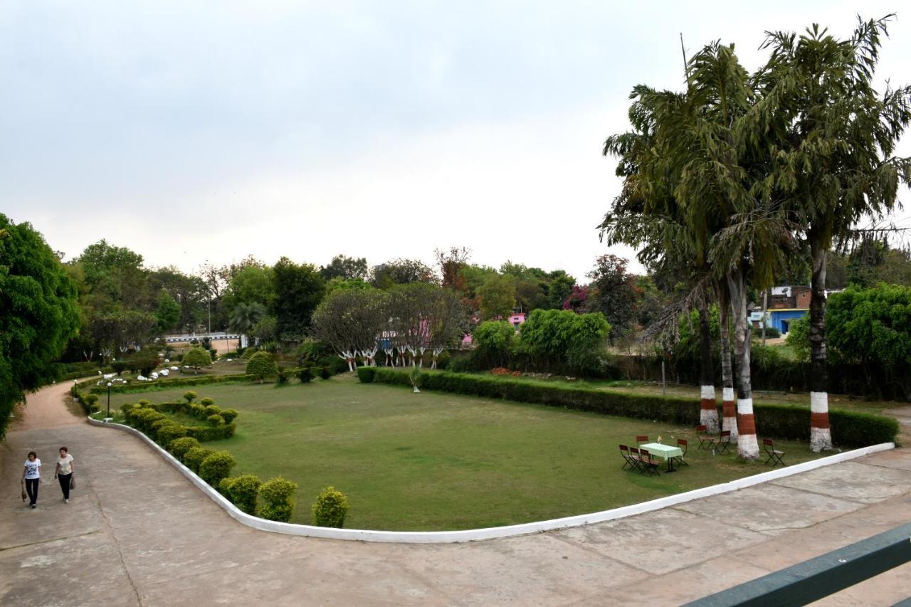Greenwood Hotel Khajuraho Exterior photo