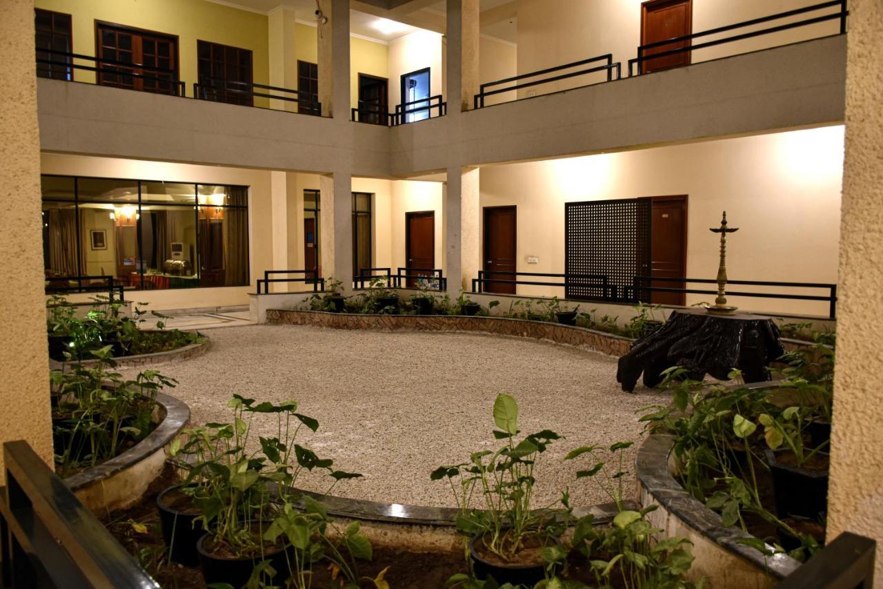 Greenwood Hotel Khajuraho Exterior photo